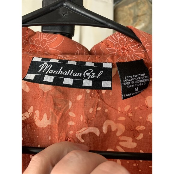 MANHATTAN GIRL Women’s Medium Floral Button Up Embellished Embroidered Shirt - Picture 2 of 7